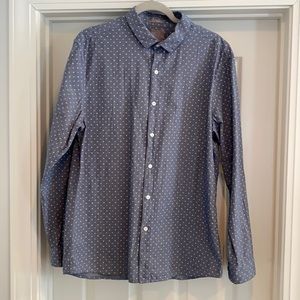 Light denim blue button down shirt with light blue and white pattern